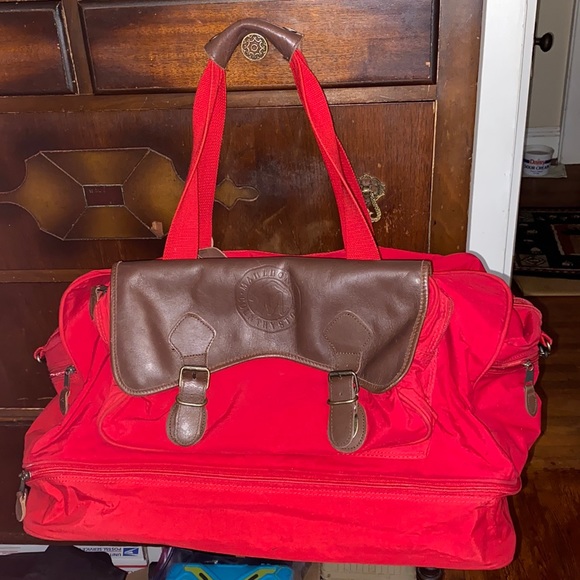 Marlboro Other - Marlboro travel bag 21x10,5x10,5 used, pre-owned condition, no holes
